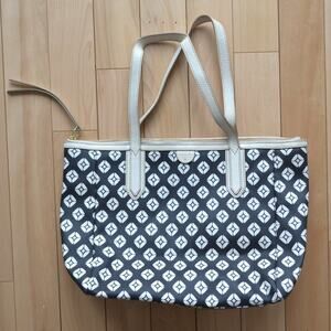 Fossil Tote Purse Black and White Exterior Pattern Tan Interior Fossil Bag